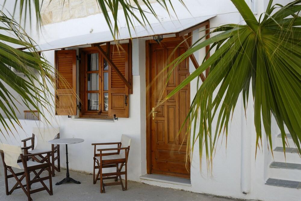 נאוסה La Celestina Apartments מראה חיצוני תמונה
